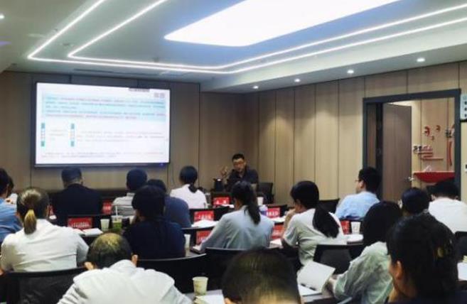 快盈VIII资讯集团受邀为铜川市“妄想学习年” 作专题授课 - 企业新闻 - 快盈VIII